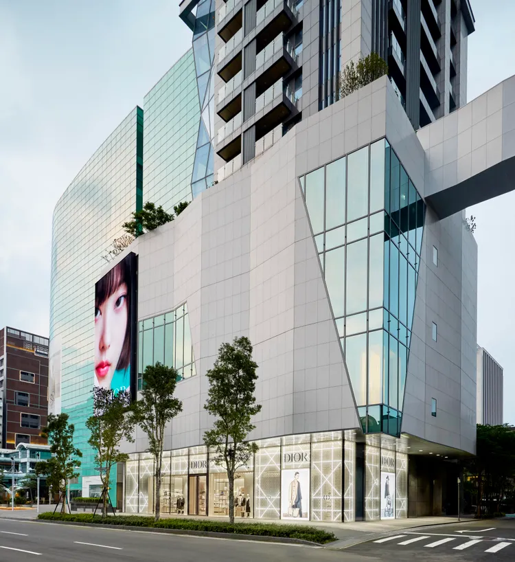 DIOR新光三越Diamond Towers二館全新概念專賣店。品牌提供