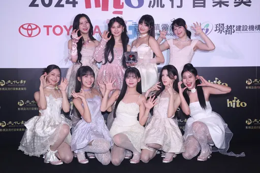 「最美國中生」冒出最大勁敵 她穿得跟別人不一樣被虧「心機重」