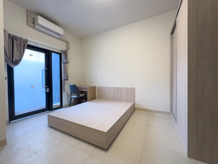 冷氣是基本配備。市府提供