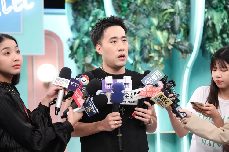 余天兒子余祥銓今到東森超視錄節目《Chill Chill 懂事長 》，回應二姐夫陳鑒遭詐欺罪收押一事。攝影中心攝