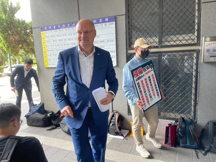 大立光被控侵權案今天開庭，被害公司德商MVTec負責人Olaf Munkel親自出庭，發聲明批大立光侵權行為污染整個產業鏈。讀者提供