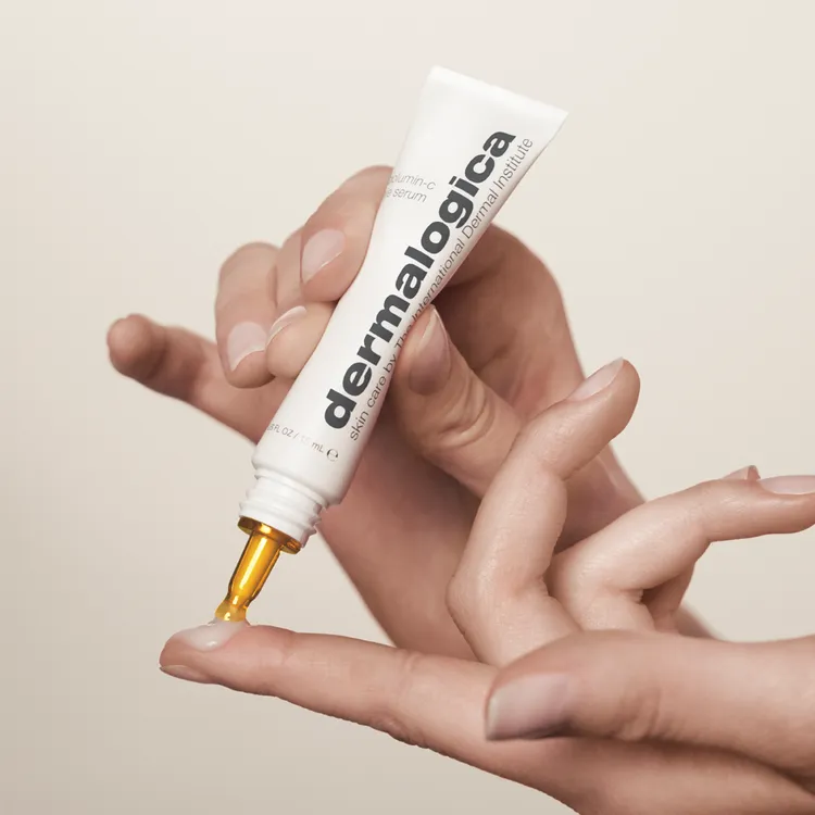 德卡活顏瞬效C眼萃，15ml／2800元。品牌提供