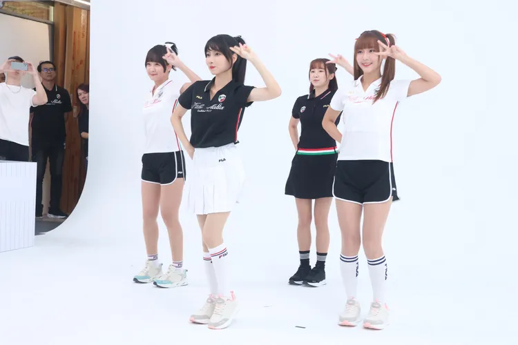 4位啦啦隊女神現場跳起女團舞。彭欣偉攝