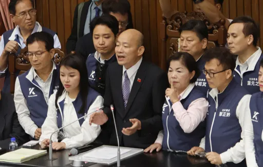 韓國瑜出面了！民進黨團頻喊「要協商」　他不理會繼續開會