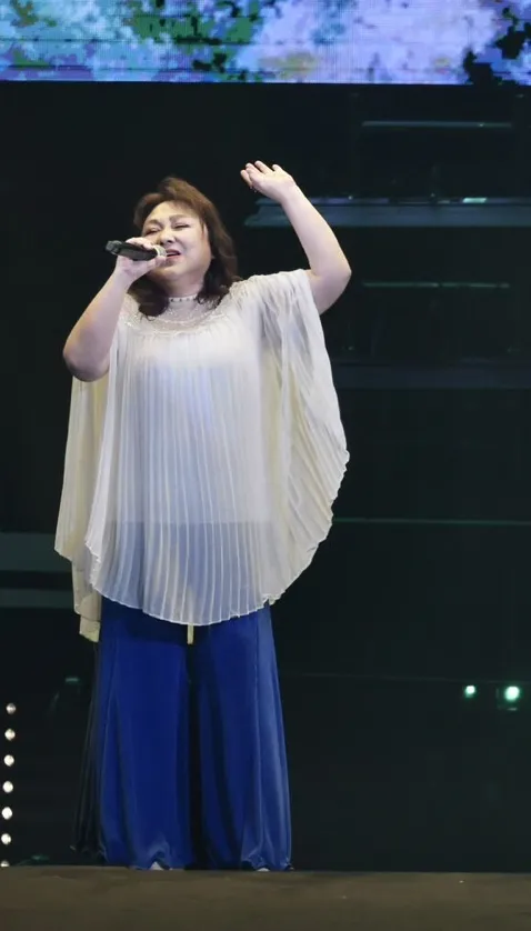 鄭怡2月演出時，被發現身形豐腴了不少。資料照片