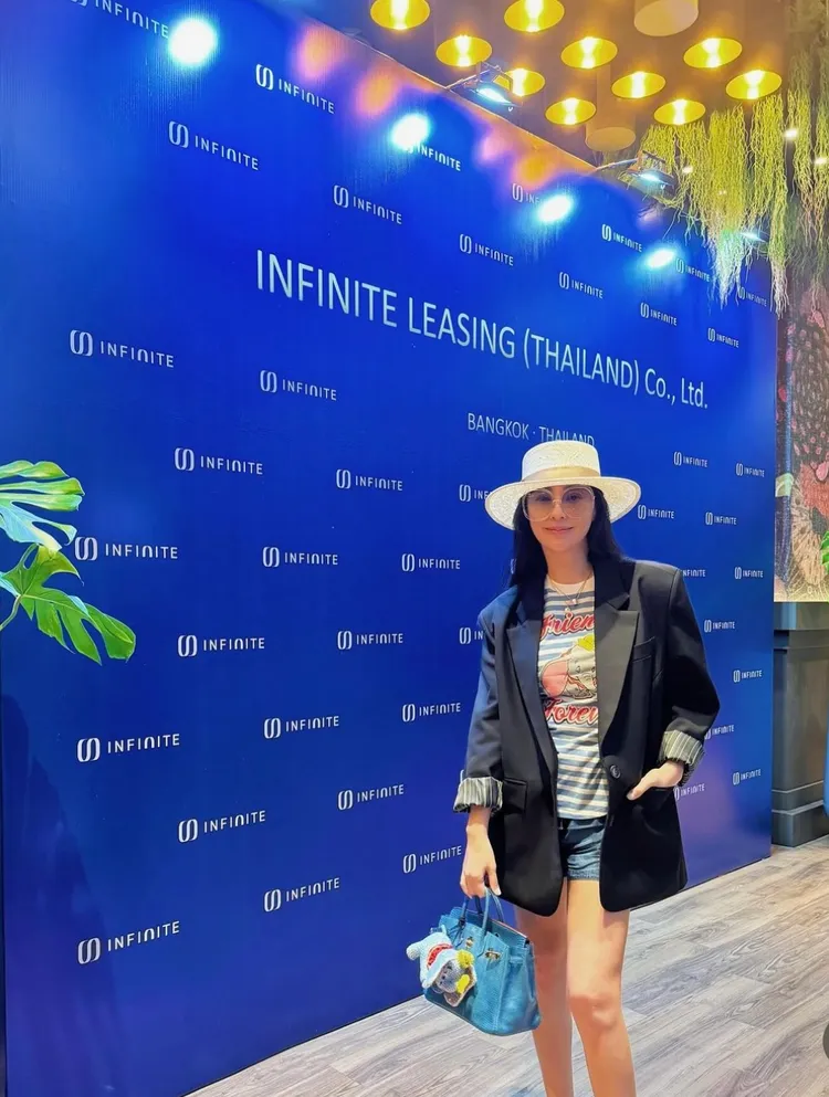 關穎全身單品都可以「小飛象」的蹤影。翻攝關穎IG