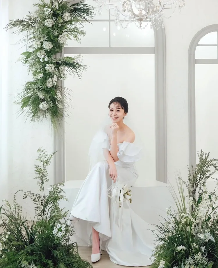 盛平今年愚人節分享美麗婚紗照。翻攝盛平臉書