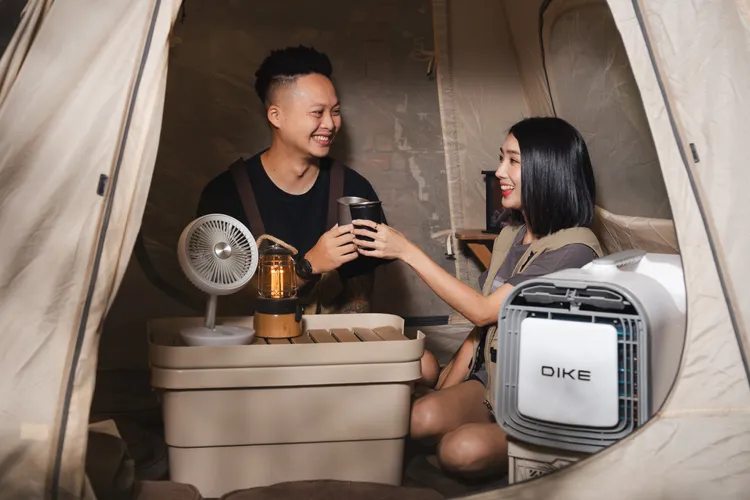 熱愛露營、登山的 Nero & Wenwen ，一年四季不是露營就是在露營的路上。業者提供