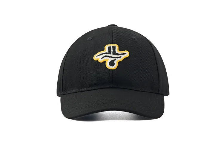 JL7聯名復古鴨舌帽，1590元。品牌提供