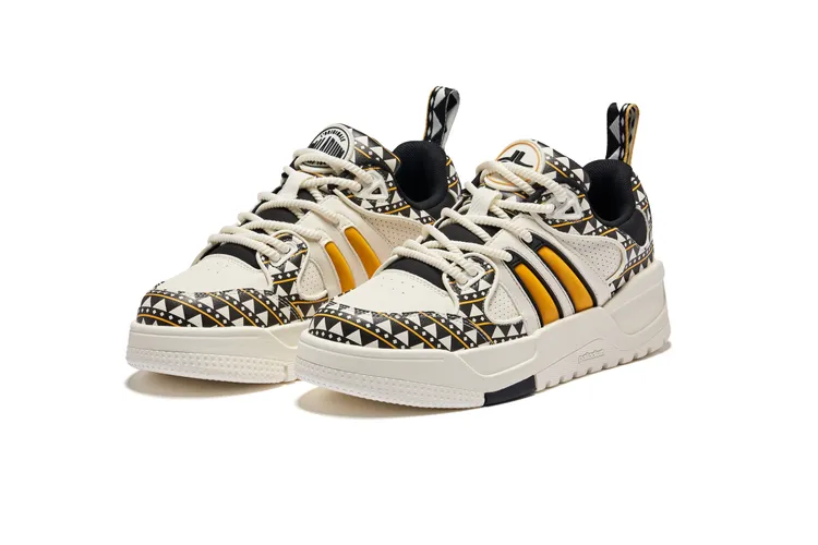 PALLASLAM A JL MID聯名復古籃球鞋，3590元。品牌提供