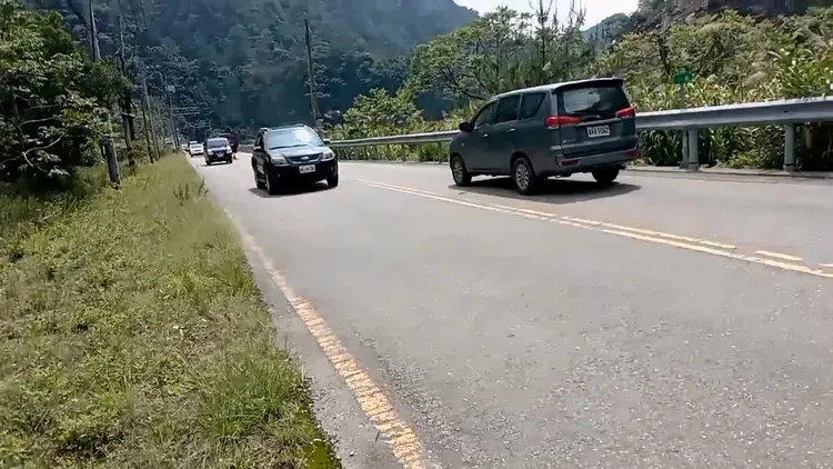 中橫便道每天清晨7時的開放班次將取消至5月底，中午過後2個時段則視情況開放。谷關工務段提供