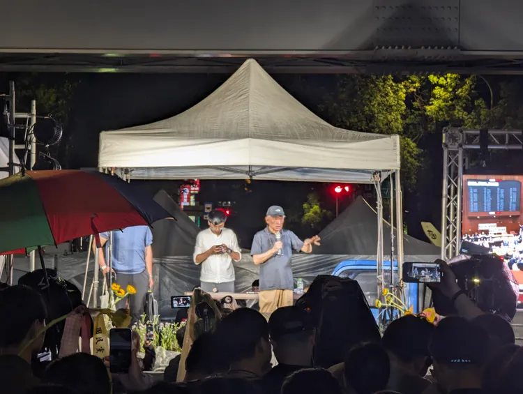 聯電榮譽副董事長曹興誠到場支持。蘇柏銓攝