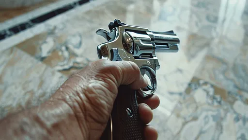 6月嬰兒身中數槍　竟是父親挾持囚禁後行兇