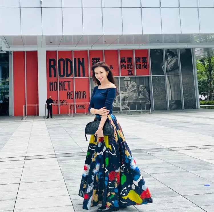 林志玲昨日現身富邦美術館開幕。翻攝林志玲IG