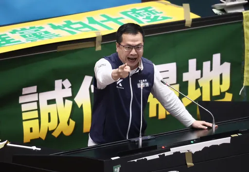 羅智強被打耳光！提告邱議瑩　誓言查弊賞民進黨「憤怒的巴掌」
