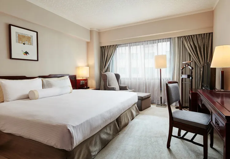 期間持華航登機證入住台北福華可免費升等套房。業者提供