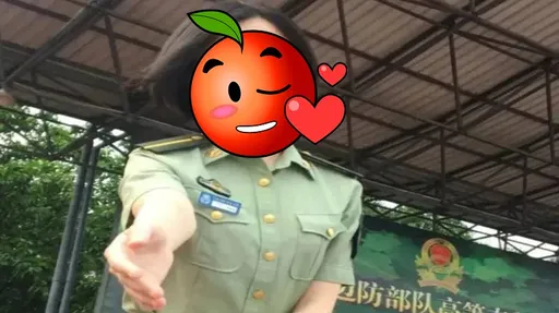 比照片更美！中國最甜退役女兵爆紅　網友嘆：這個很純，要上交國家了