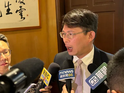 戰火升級! 黃國昌反嗆林右昌「擦脂抹粉是他的權利」