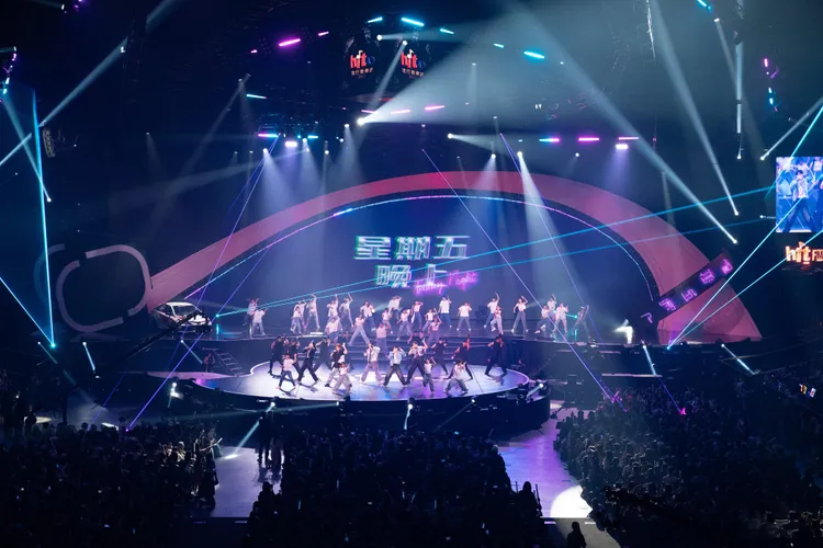 Energy勁歌熱舞，全場跟著一起唱跳。Hit Fm聯播網提供