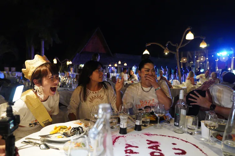 好友一同幫LuLu慶生。天地合娛樂提供