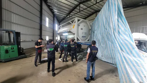 桃警環聯手出擊 破獲全國史上最大宗笑氣分裝場