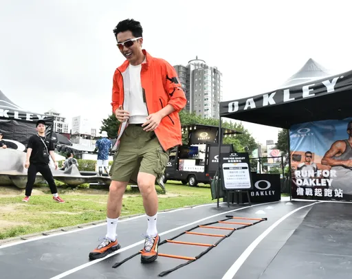 蔡凡熙能跳E16蹲腰力棒!有潔癖床單每周換一次 接受「唯一床伴」2周洗一次澡