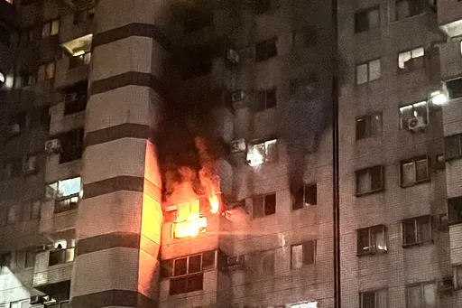 台中惡火！慈父逃生聞愛女尖叫又折返　同倒浴室葬火窟