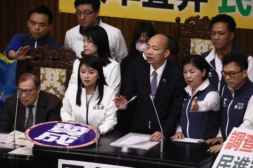 柯建銘要他「大聲一點」！　韓國瑜罕見動怒：那你請民進黨團安靜