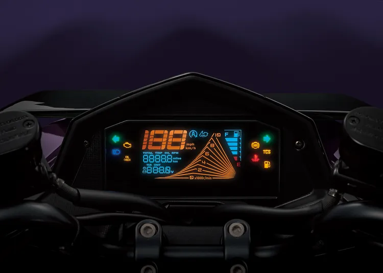 採用VA技術設計的儀錶板將代表性能的時速及轉速最大化，並且用龍脊攀升意像呈現轉速攀升的熱血情境。原廠照片