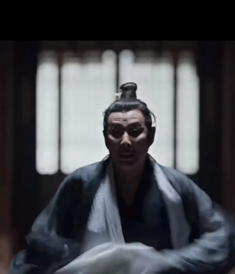 陳道明這段拔足狂奔的戲碼不少觀眾怕老人家累壞。翻攝《慶餘年2》