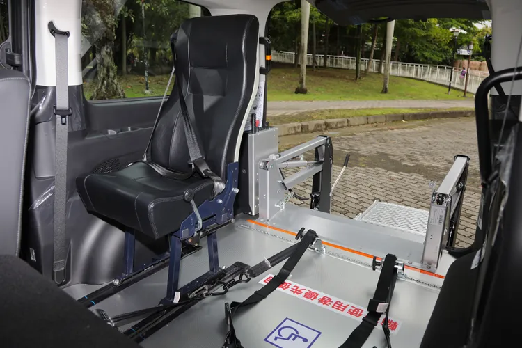 Hyundai汽車透過各大福祉車公司進行法規認證，可供應合法、優質輔具。業者提供