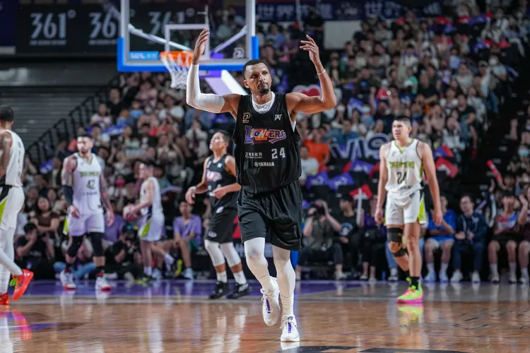 艾夫伯砍進25分。PLG