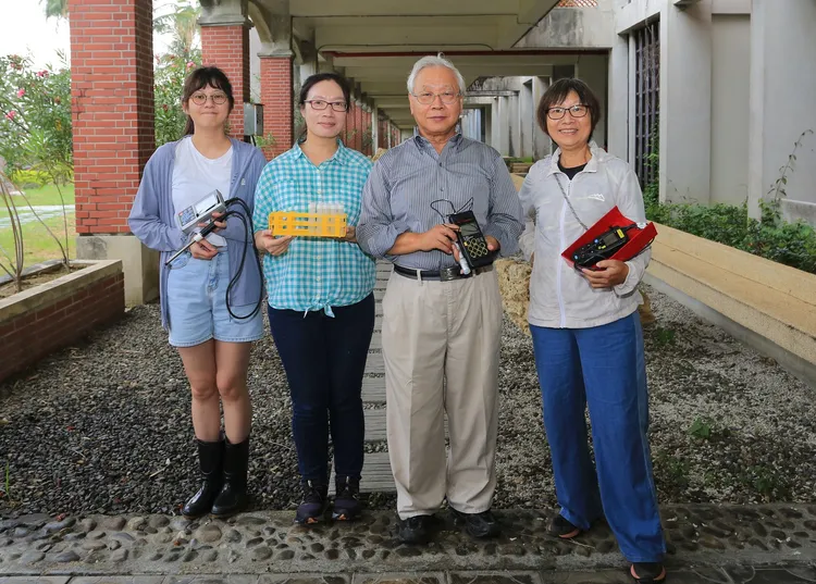 中山大學講座陳鎮東教授（右2）榮膺第一名的亞洲海洋學者。中山大學提供