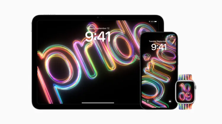 iOS17.5更新中還包括新增驕傲光輝動態桌布，彩色光束拼出「Pride」字樣，並在使用者解鎖裝置時鮮活地移動。蘋果提供。