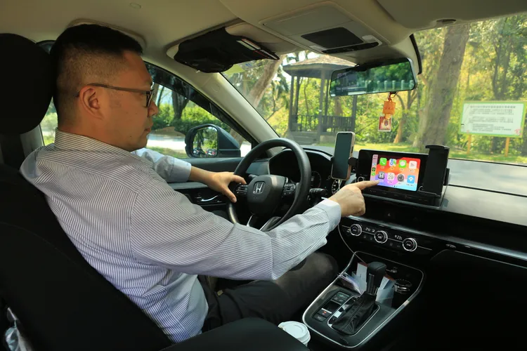 去年上市的全新六代Honda CR-V，更時尚漂亮的外型，加上有完善的ADAS和10顆氣囊，讓剛好想換車的熊先生非常心動，後來也順利成為首批交車的車主。林浩昇攝