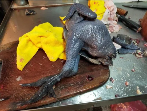 烏骨雞、雞胗和雞蛋被驗出農藥殘留超標! 北市衛生局已要業者立即下架