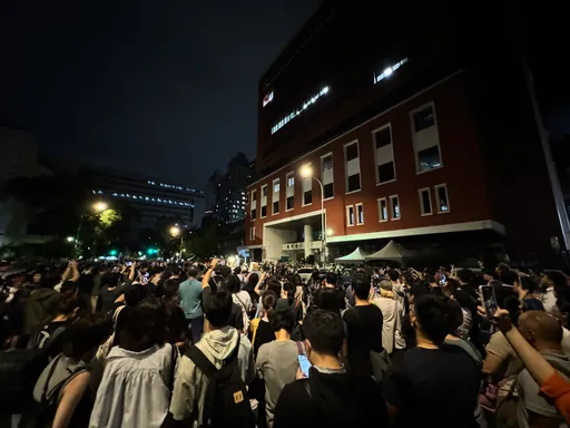 台大醫赴立院抗議 竟巧遇當年接生嬰!男大生求1事「別跟我媽說」