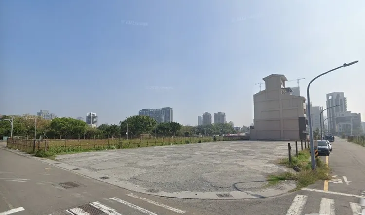 興連城購入中都濕地公園旁土地，市場評估房價將挑戰5字頭行情。翻攝google map