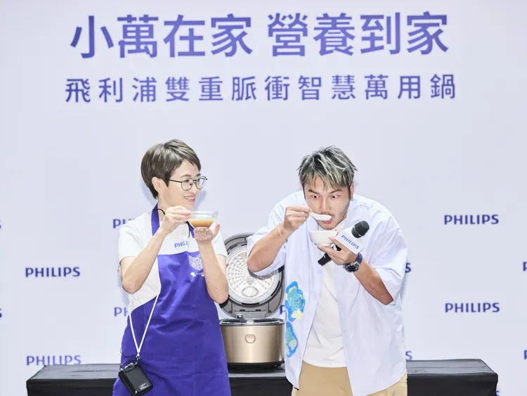 KID與暢銷萬用鍋食譜書作家JJ5色廚也於現場再次搭配，學習烹調升級版愛夫好孕煲湯「紅豆蓮藕牛腱湯」。業者提供