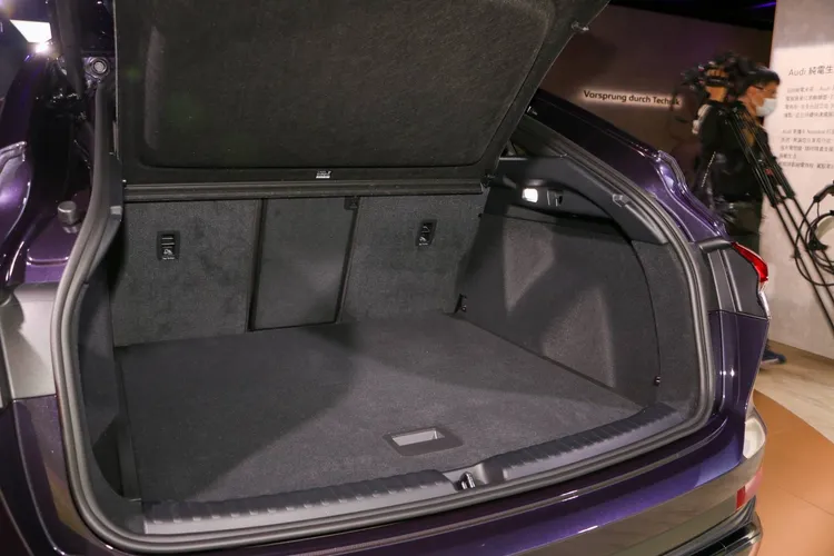 基本乘坐模式下行李箱容積520公升，最大可擴充至1,490公升(Sportback車型：535/1,460 公升)。林浩昇攝