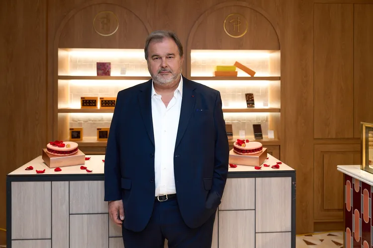 品牌創辦人暨傳奇大師Pierre Hermé親自來台出席剪綵。品牌提供