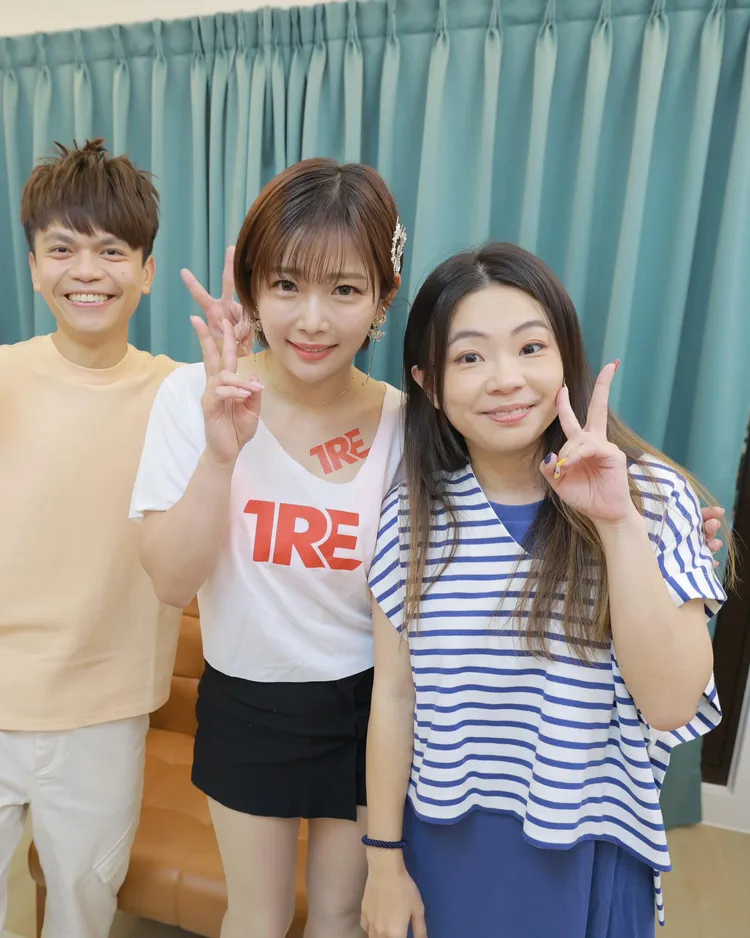 蔡阿嘎與紗倉真菜見面，老婆二伯也在場。翻攝蔡阿嘎臉書