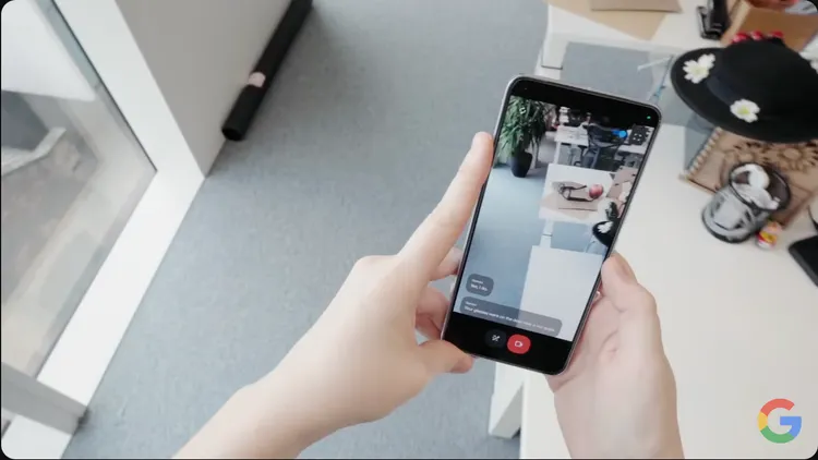 透過鏡頭來請Gemini回答眼前的問題。翻攝Google YouTube。