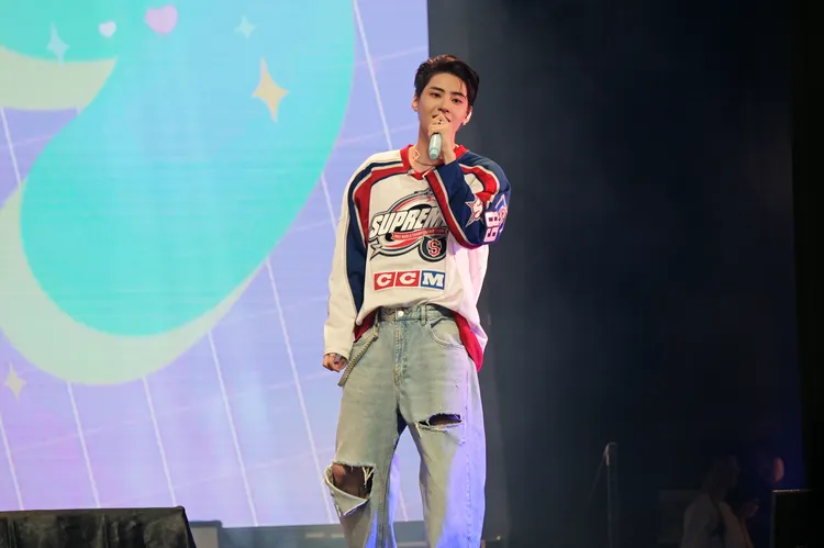 李鎭赫見面會上又唱又跳。ONINN ASIA提供