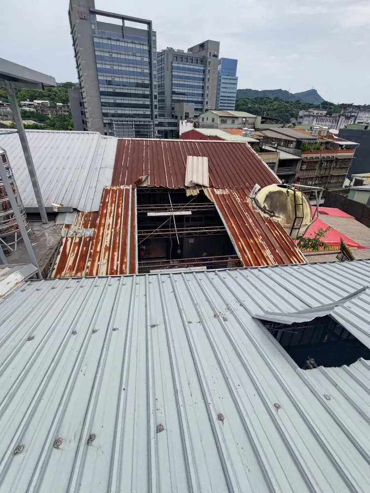 北市今年已處理的影響公共安全之違建共計有305件。建管處提供