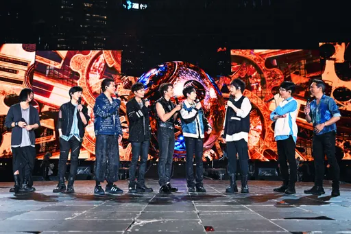 五月天終於擺脫暴雨、設施故障攪局 香港「五月之約」驚喜迎超大咖天團合體