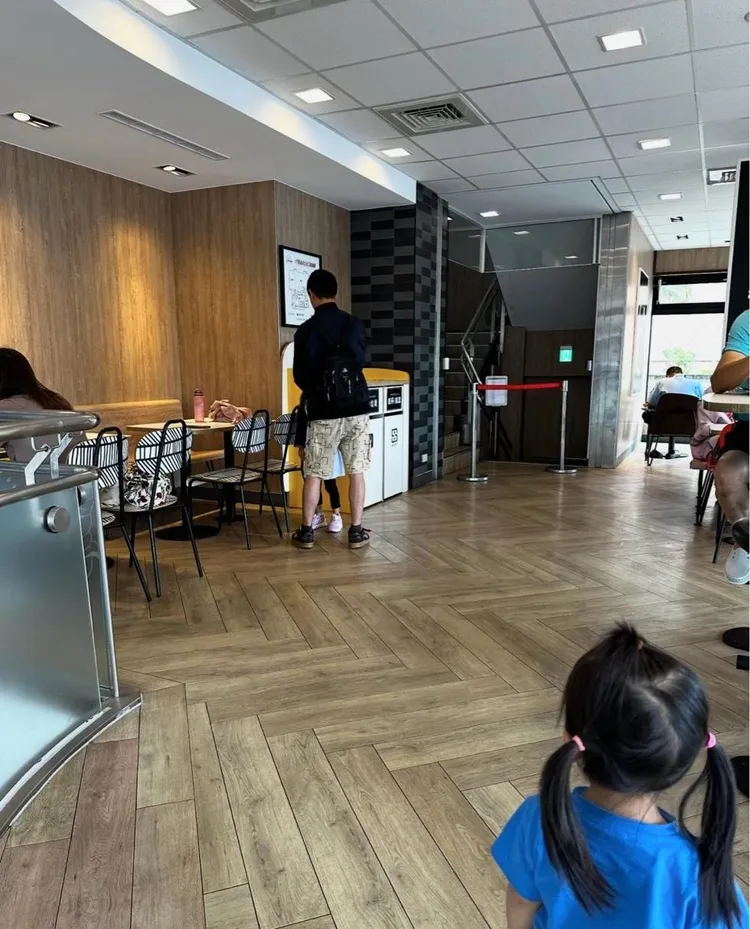 網友沒錄影只有拍照蒐證。翻攝Dcard