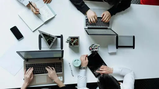 女大生休學換8份工作年薪近百萬 網友狂讚:很勵志