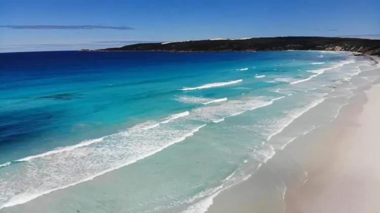 這個偏遠的小鎮海灘風景優美。Perth now