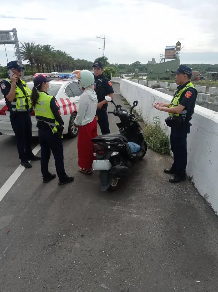 婦人不願吐露誤闖動機與拒檢原因。警方提供